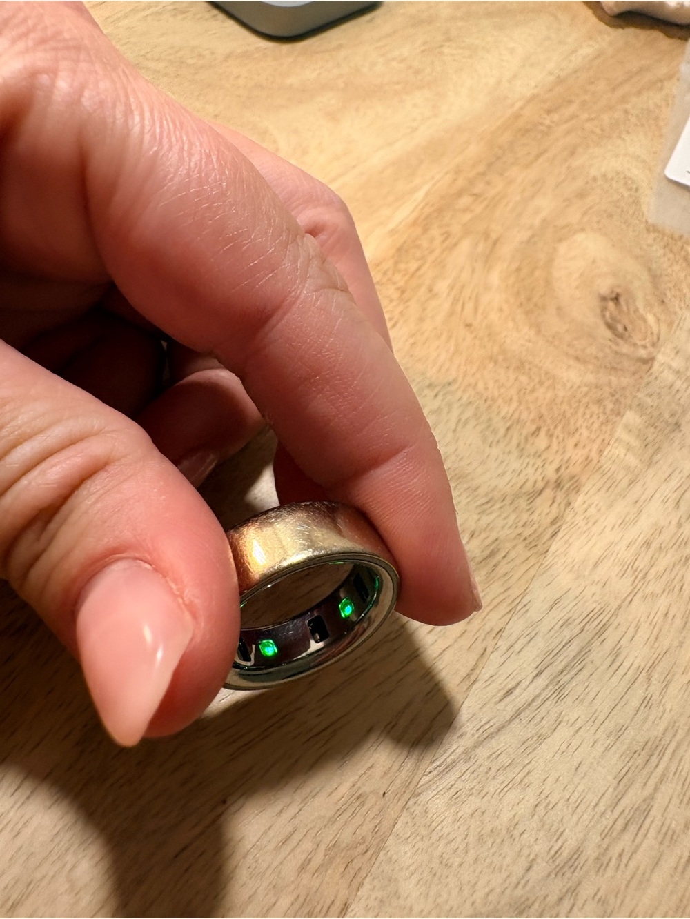 Oura 4 Gold Ring, size 9. DOES NOT COME WITH CHARGER